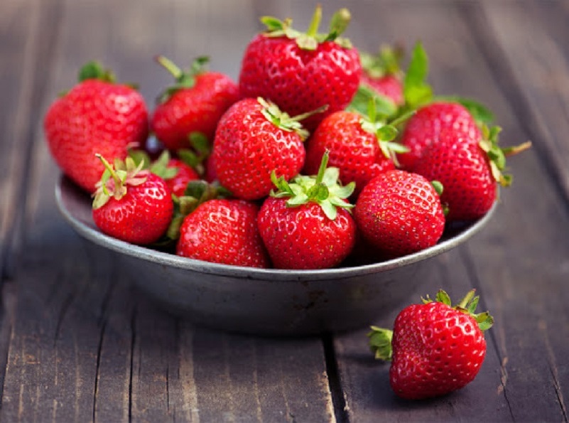 Как сохранить летнее настроение: два простых способа заготовки клубники на зиму
