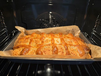 Пиршество для любителей сыра: секреты великолепной чесночно-сырной лепешки