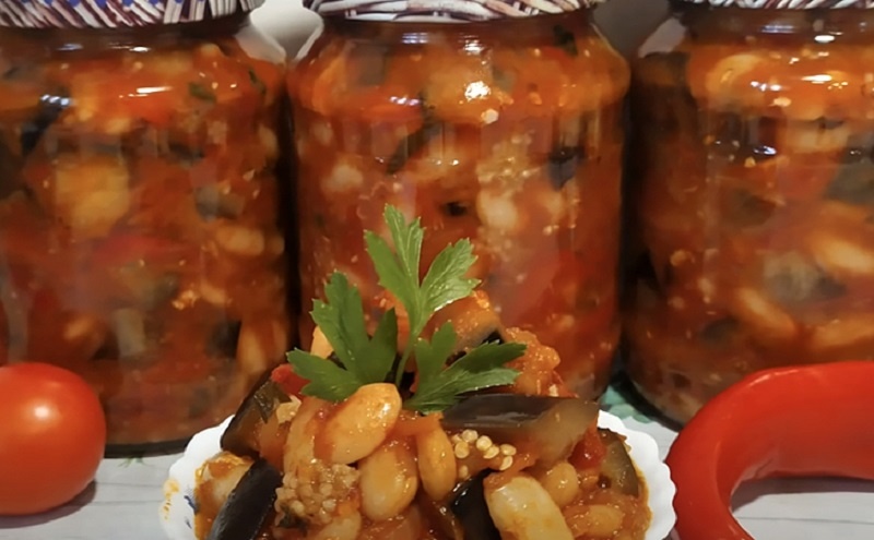 Царский салат из баклажанов и фасоли: сытное зимнее блюдо без мяса