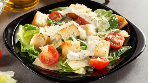 Тайна салата Цезарь: как и почему он стал кулинарной легендой