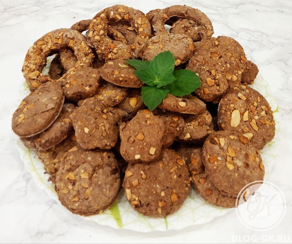 Волшебство шоколадного печенья с орехами на манной крупе