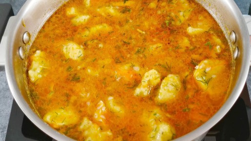 Кулинарный уют: куриный суп с картофельными галушками
