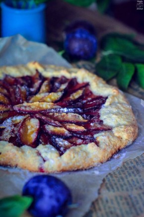 Творожная галета со сливами: простой и вкусный рецепт