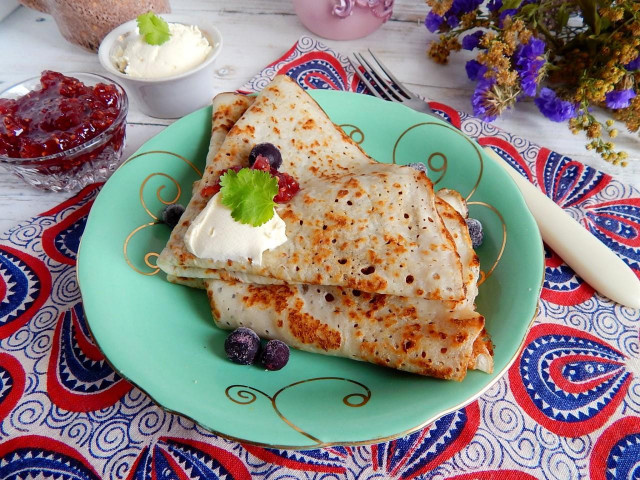 Тонкие блины с дырочками: идеальный рецепт для семейного завтрака