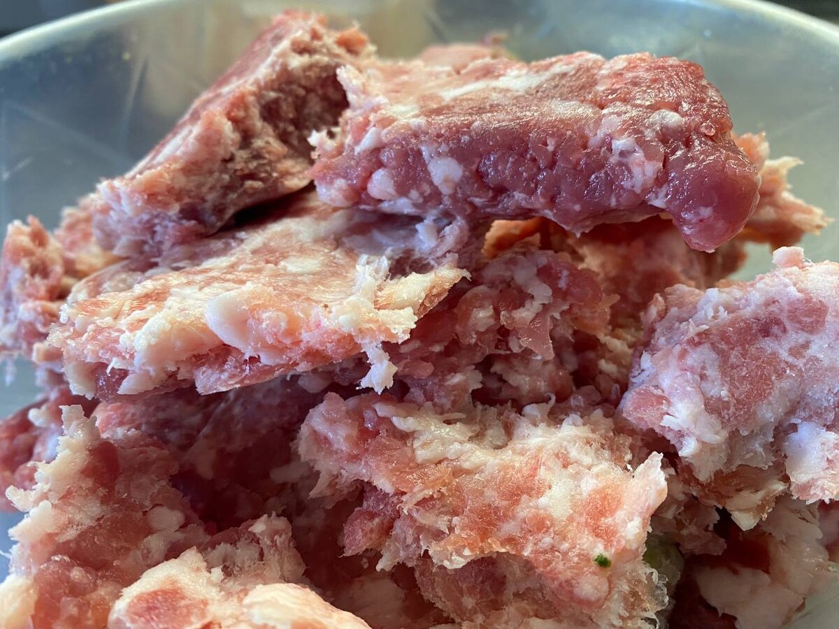 Как быстро разморозить фарш: три простых способа