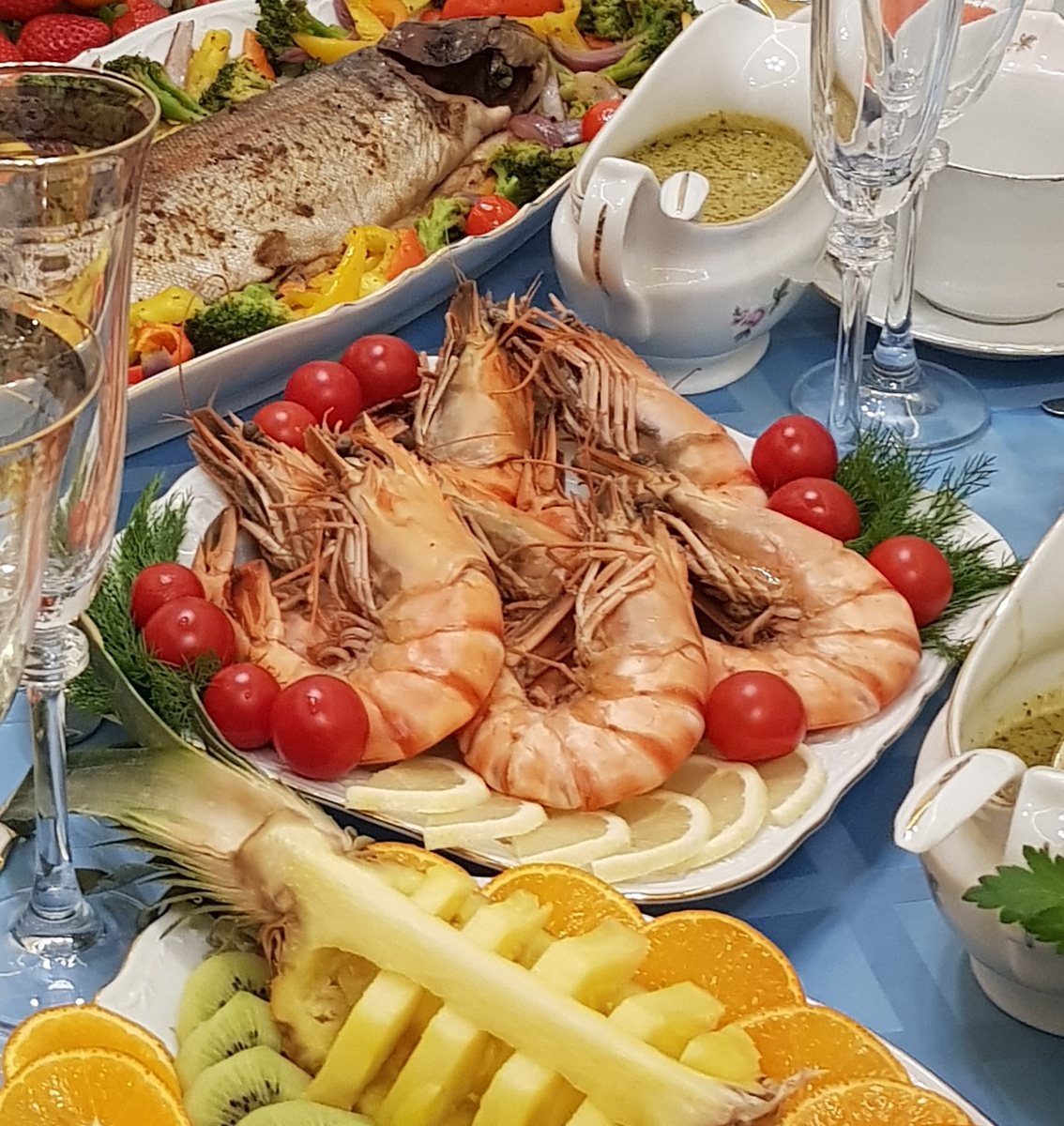 Новогодние лангустины с кокосовым соусом