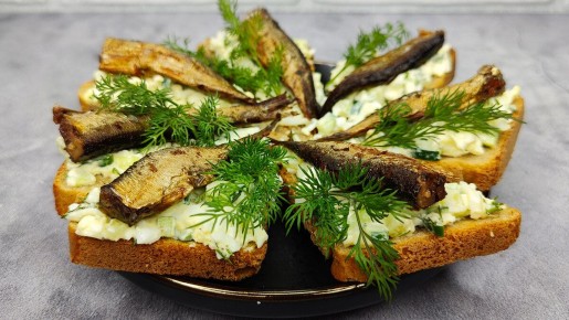 Бутерброды со шпротами: легкий и вкусный рецепт для любого стола