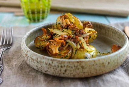 Как приготовить жареную картошку с лисичками: секреты летнего угощения