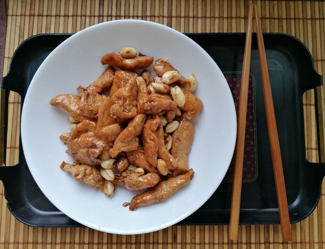 Курочка «Кунг Пао»: быстрое и ароматное китайское блюдо для гурманов