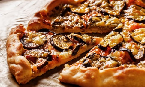 Пицца с баклажанами: вкусовое открытие для настоящих гурманов