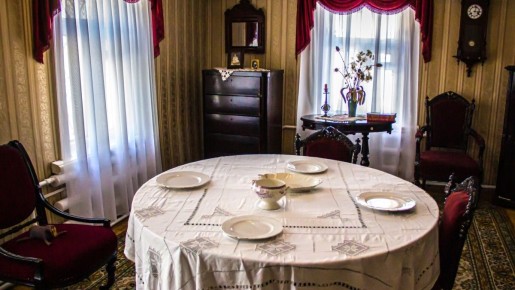 Нежный рулет из кабачков с чесночным сыром – идеальная закуска для новогоднего стола