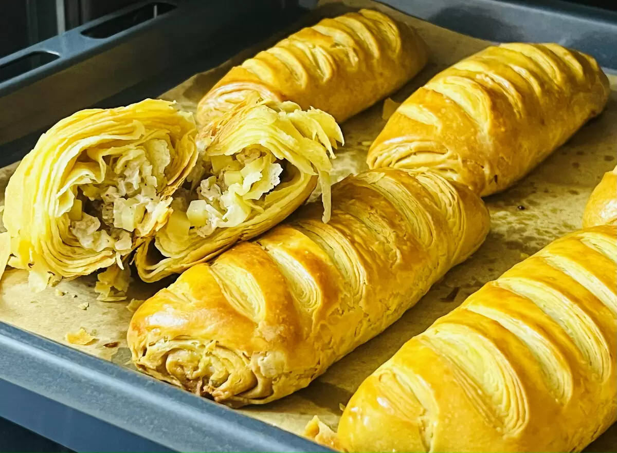 Необычные и вкусные пирожки с курицей: простой рецепт для гурманов