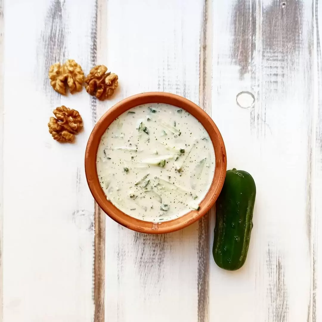 Таратор: охлаждающий суп, который спасет от летней жары