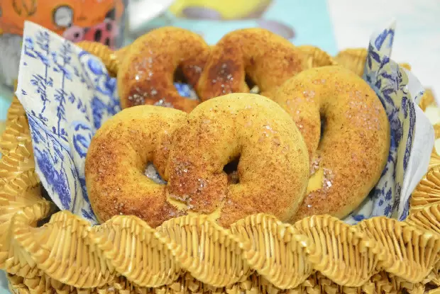 Сладкие крендельки с корицей: простой и вкусный рецепт