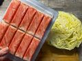 Пикантный салат за считанные минуты: простые ингредиенты, яркий вкус