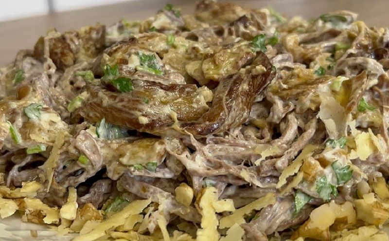 Салат из баклажанов с орехами: идеальное решение для сытного ужина